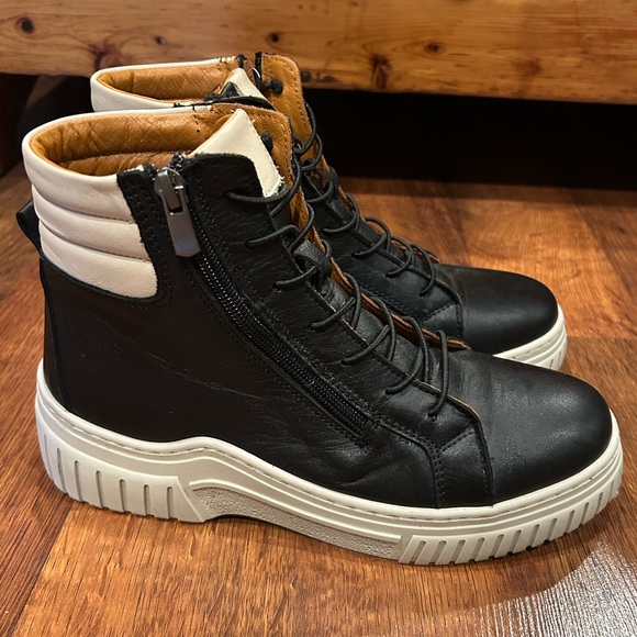 Gelato Shoes - Gelato Tenor Leather Boot Black Women’s Size 6.5 or 7 EUR Size 37 Heeled Zipper